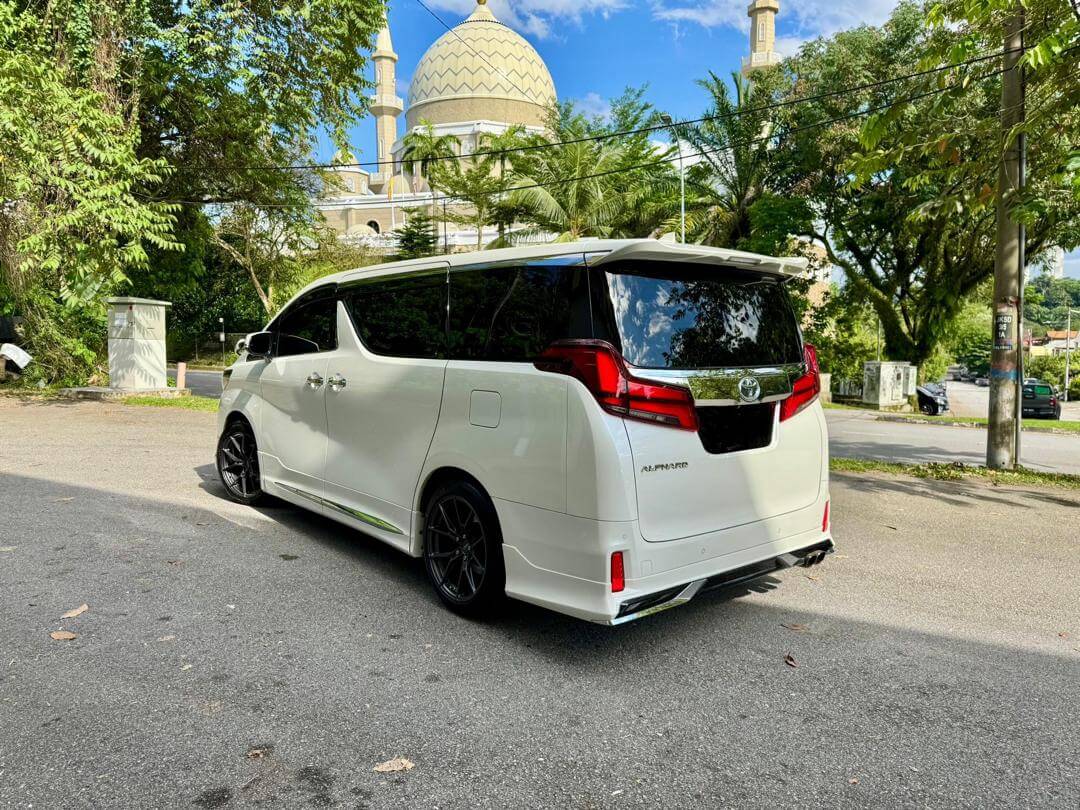 Alphard 4